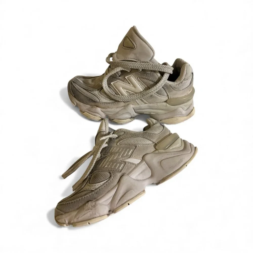 NB9060 kids unisex grey and white new Balance shoes size 12